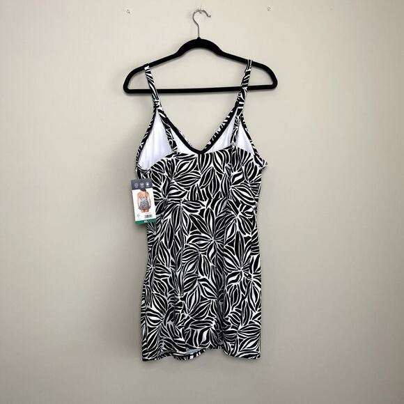NWT Lands End Black White Chlorine Resistant Tulip Wrap SwimDress One Piece XL - Picture 5 of 6